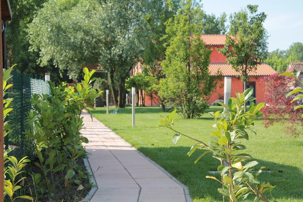 Conte Pietro Room&Breakfast Ferrara Bagian luar foto