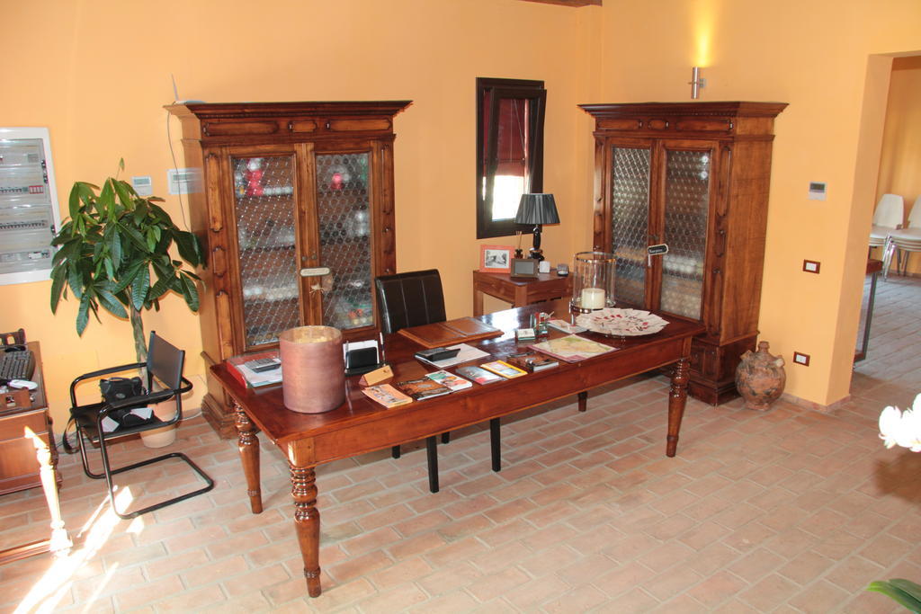 Conte Pietro Room&Breakfast Ferrara Bagian luar foto