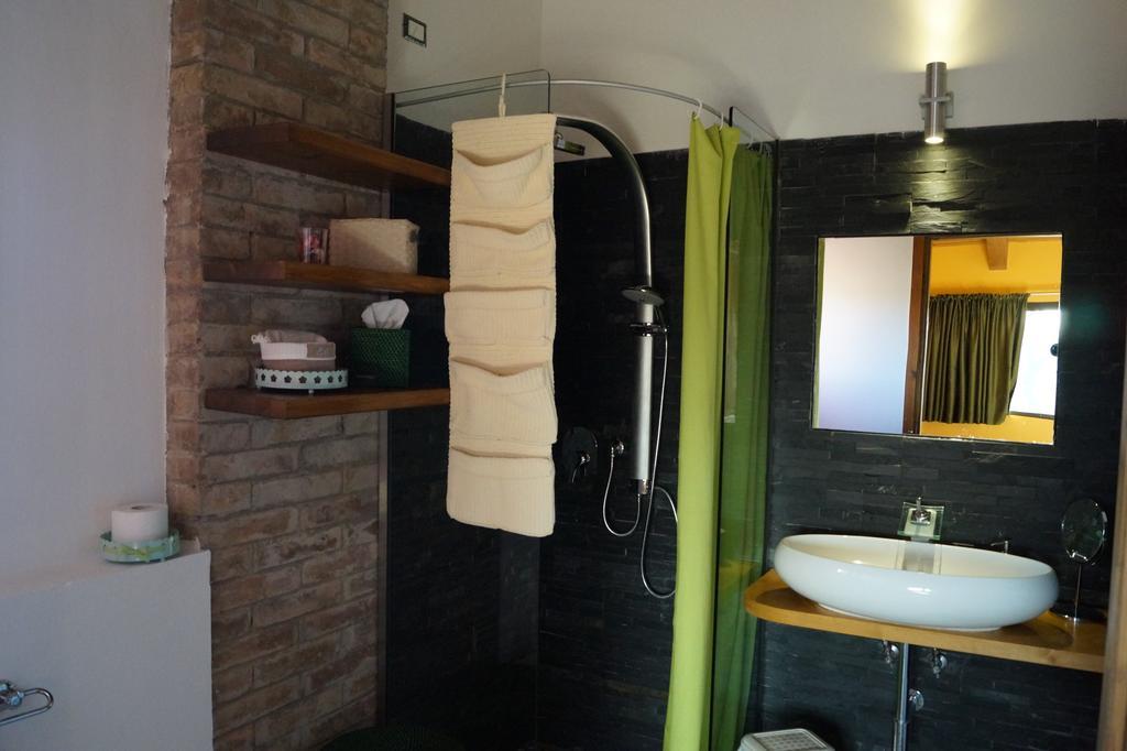 Conte Pietro Room&Breakfast Ferrara Bagian luar foto