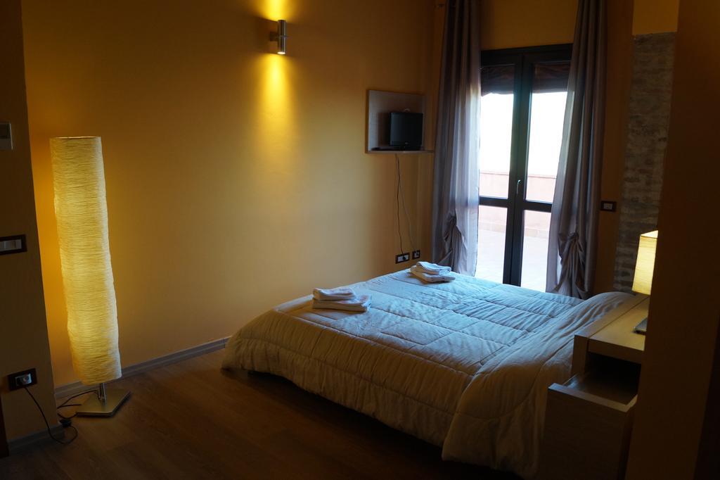 Conte Pietro Room&Breakfast Ferrara Bagian luar foto