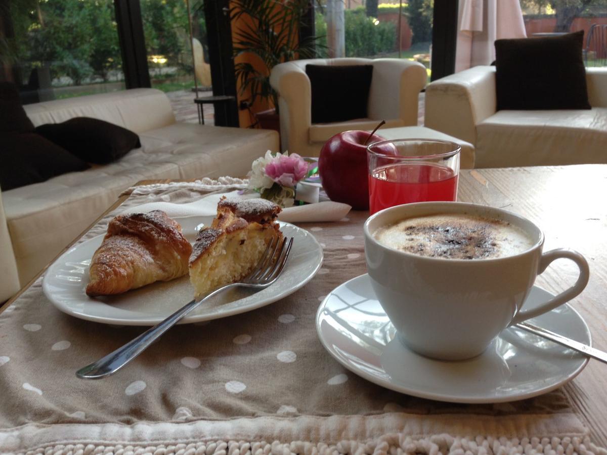 Conte Pietro Room&Breakfast Ferrara Bagian luar foto